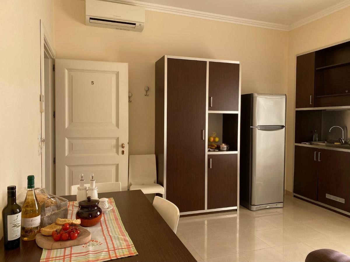 Palazzo Mongio Suites And Apartments Gallipoli Exterior photo